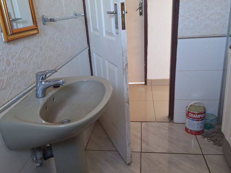 House For Sale in Mmabatho - Photo 7