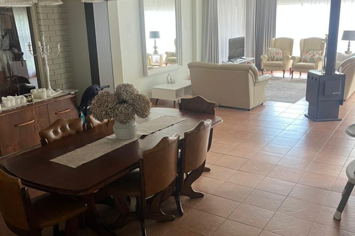 House For Sale in Volksrust Central - Photo 4