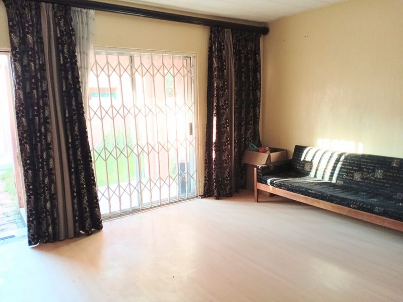 Townhouse For Sale in Windsor East - Photo 2