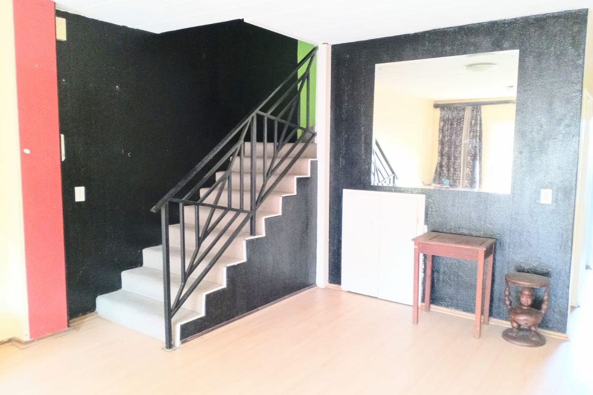 Townhouse For Sale in Windsor East - Photo 5