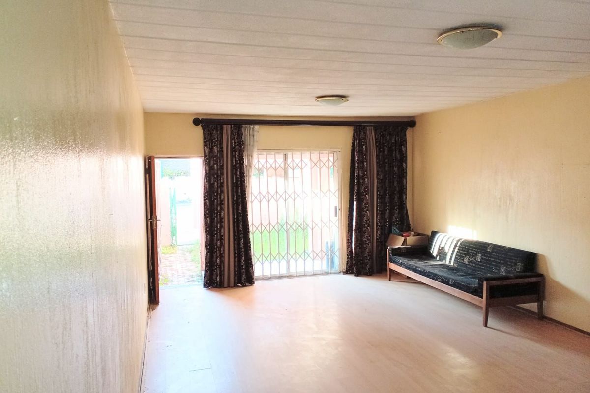 Townhouse For Sale in Windsor East - Photo 4