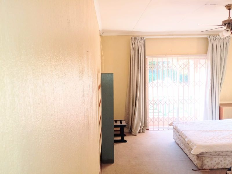 Townhouse For Sale in Windsor East - Photo 8