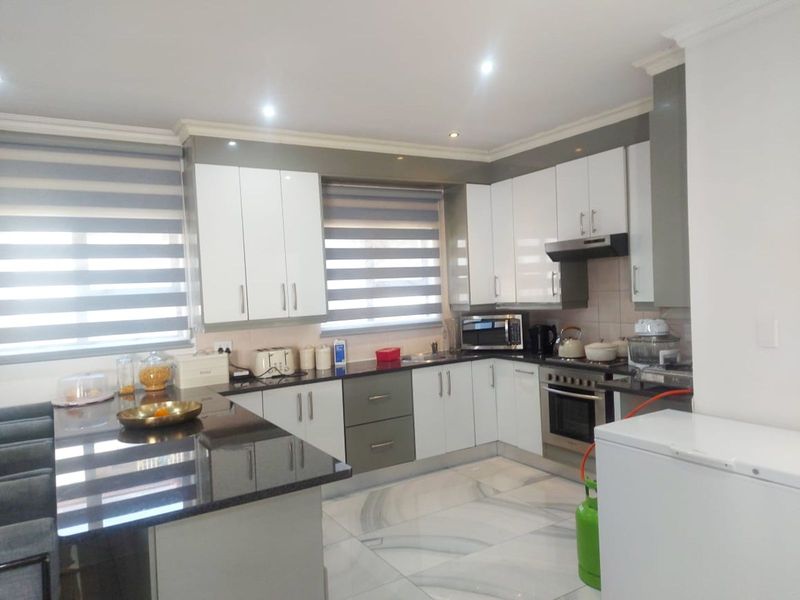 House For Sale in Willow Acres - Photo 9