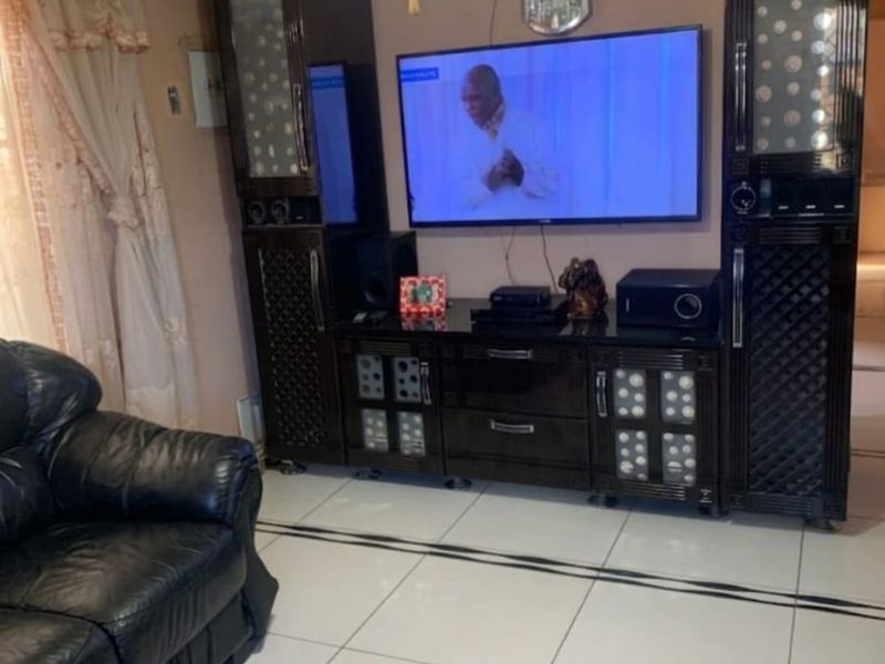 House For Sale in African Jewel - Photo 2