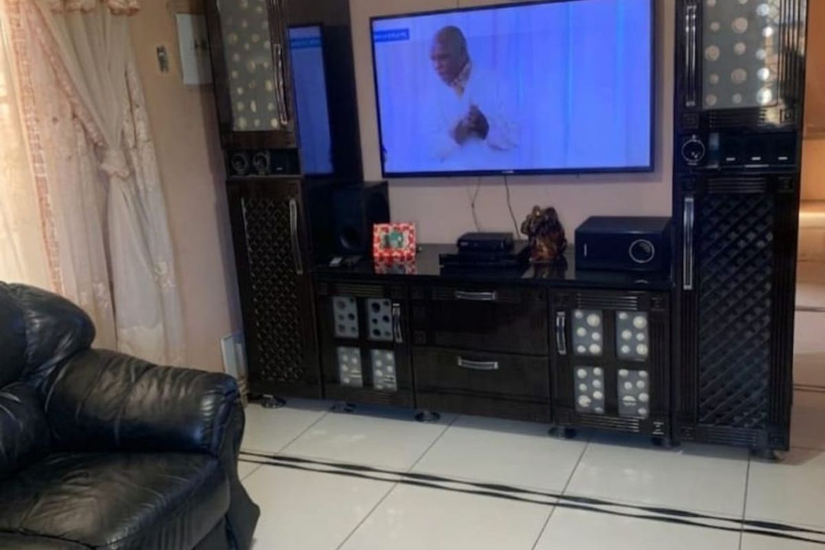 House For Sale in African Jewel - Photo 2