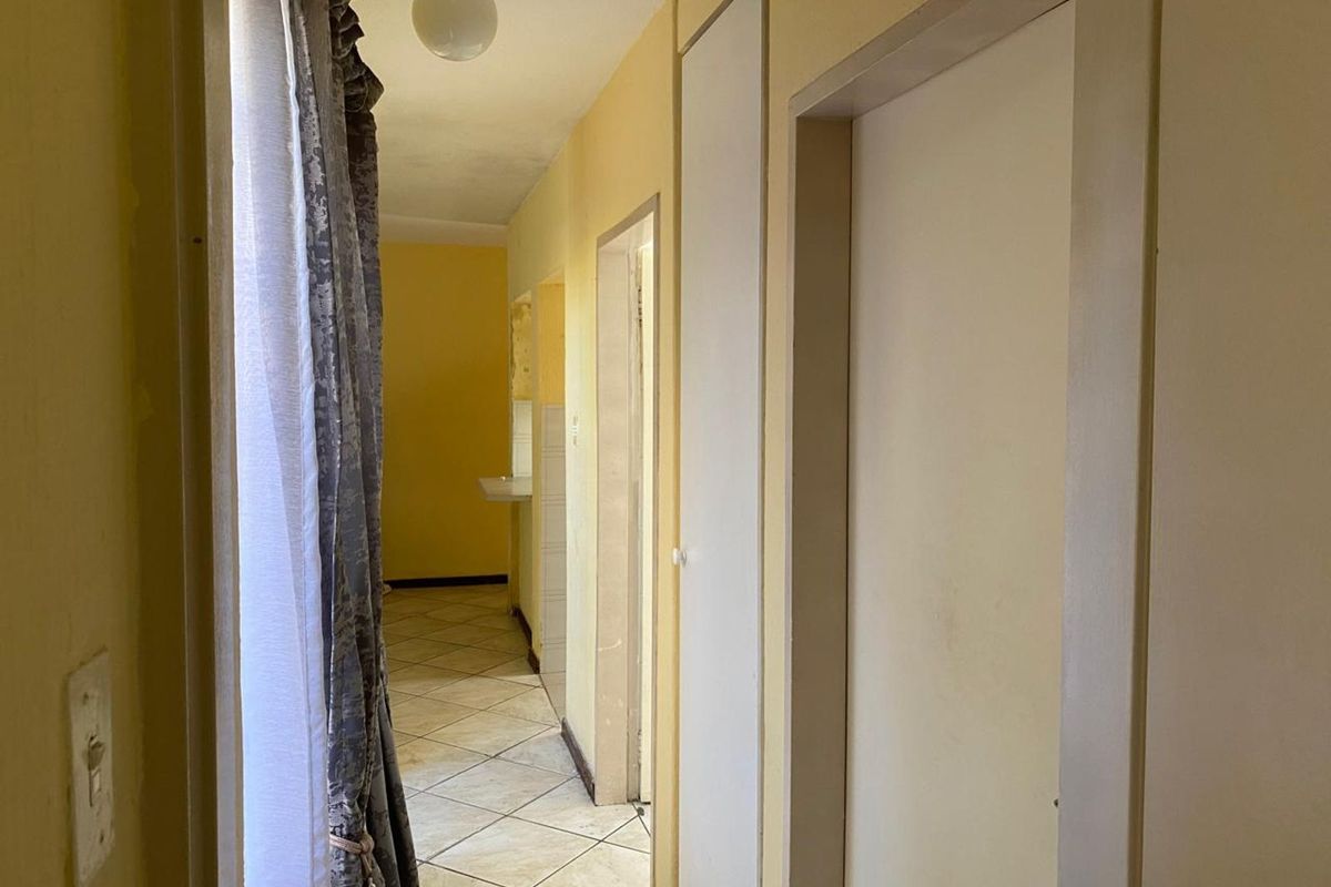 Apartment For Sale in Primrose - Photo 5