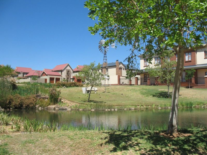 House For Sale in Heritage Hill - Photo 5