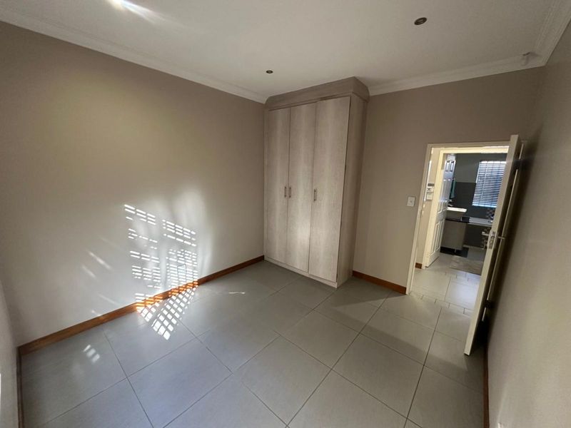 Townhouse For Sale in Terra Nova - Photo 6