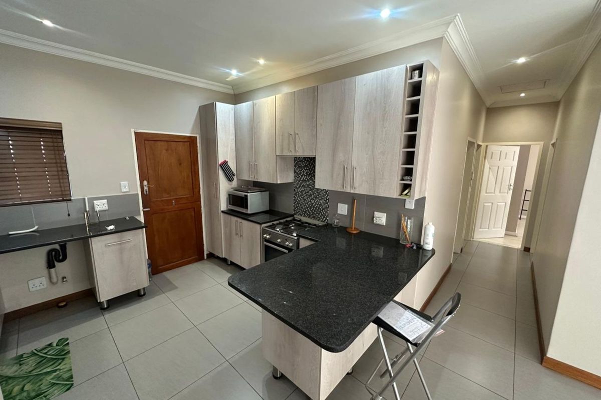 Townhouse For Sale in Terra Nova - Photo 2