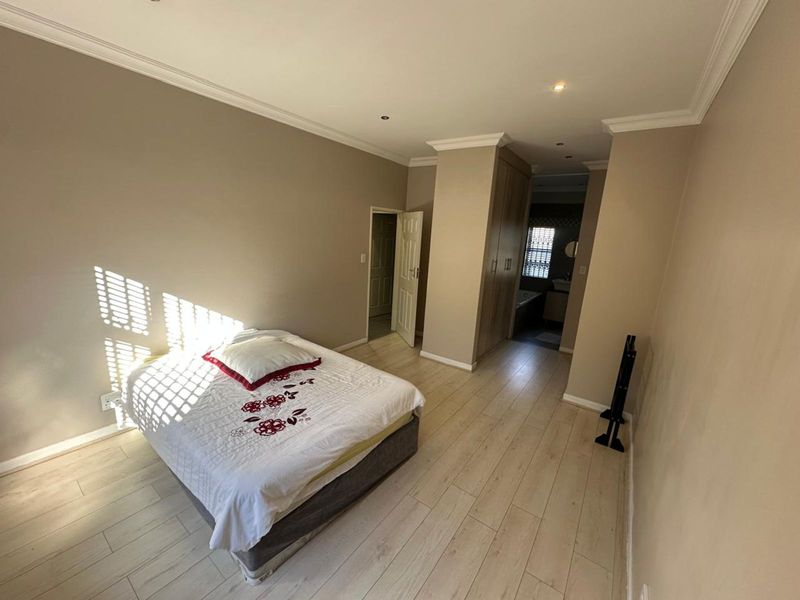 Townhouse For Sale in Terra Nova - Photo 9