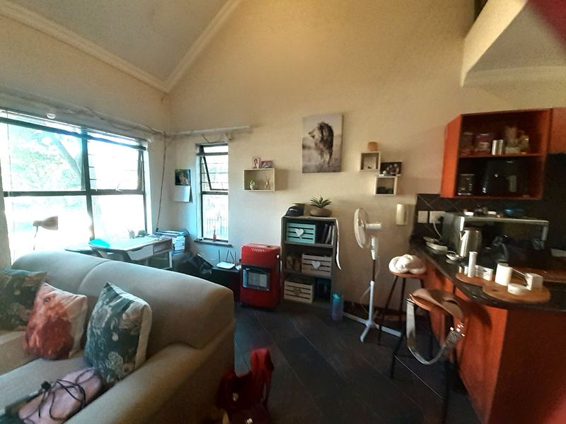 Apartment For Sale in Hatfield - Photo 2