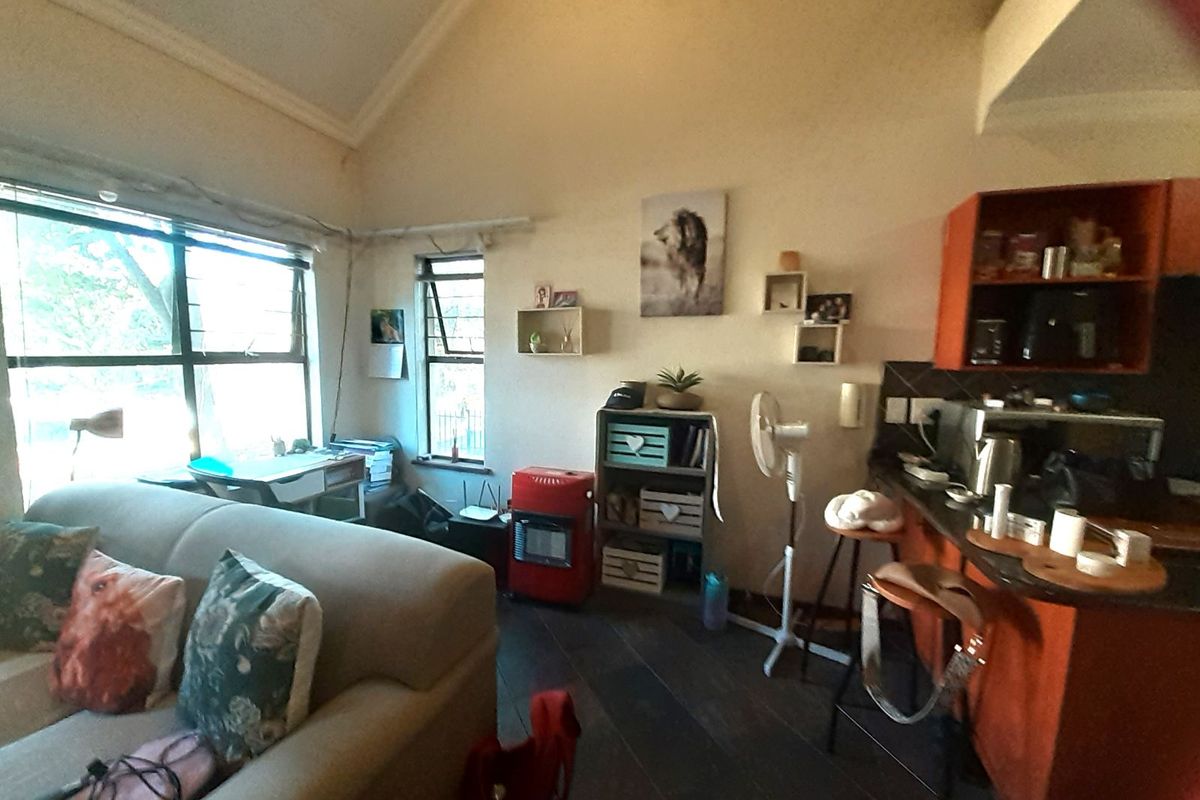 Apartment For Sale in Hatfield - Photo 2