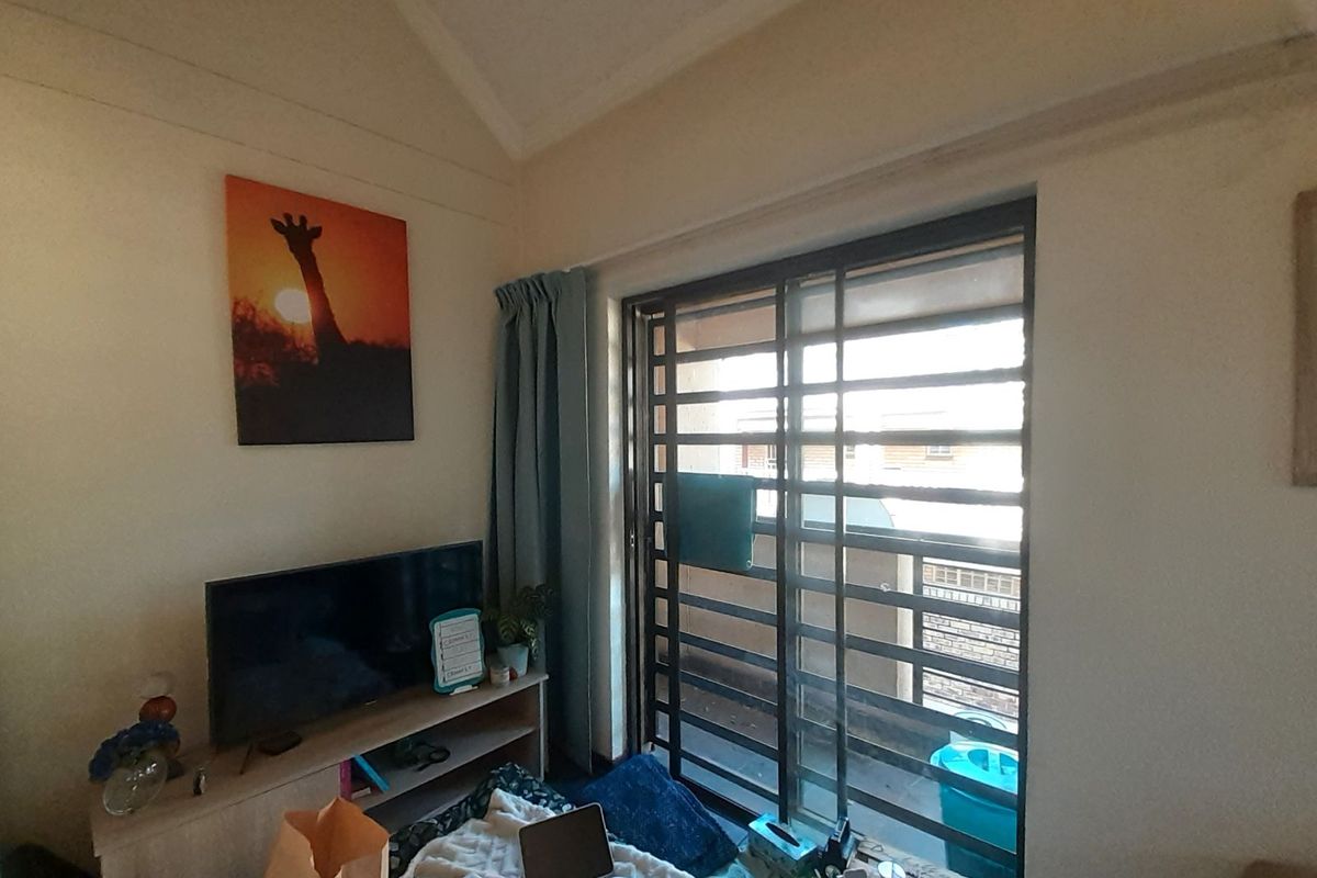 Apartment For Sale in Hatfield - Photo 3