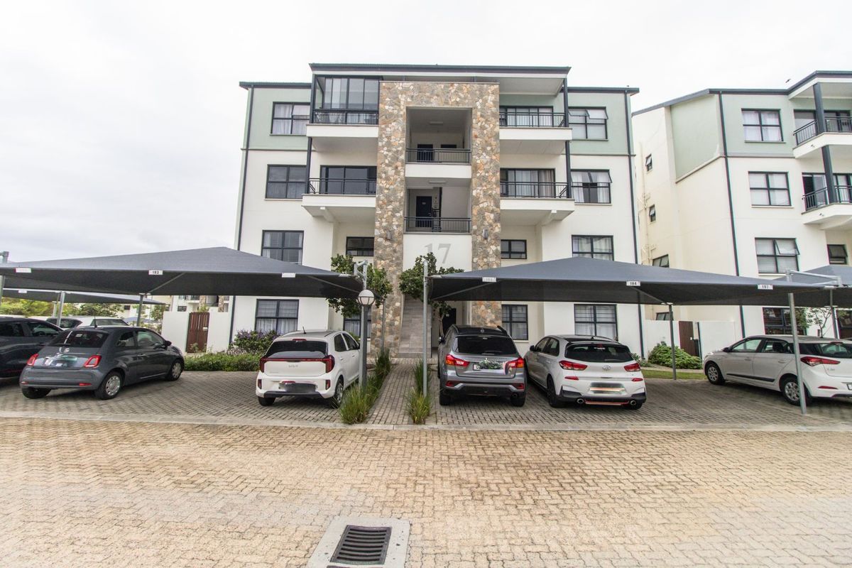 Apartment For Sale in Paardevlei - Photo 2