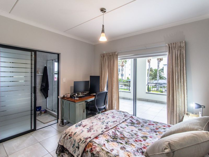 Apartment For Sale in Paardevlei - Photo 8