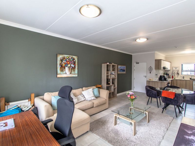 Apartment For Sale in Paardevlei - Photo 3