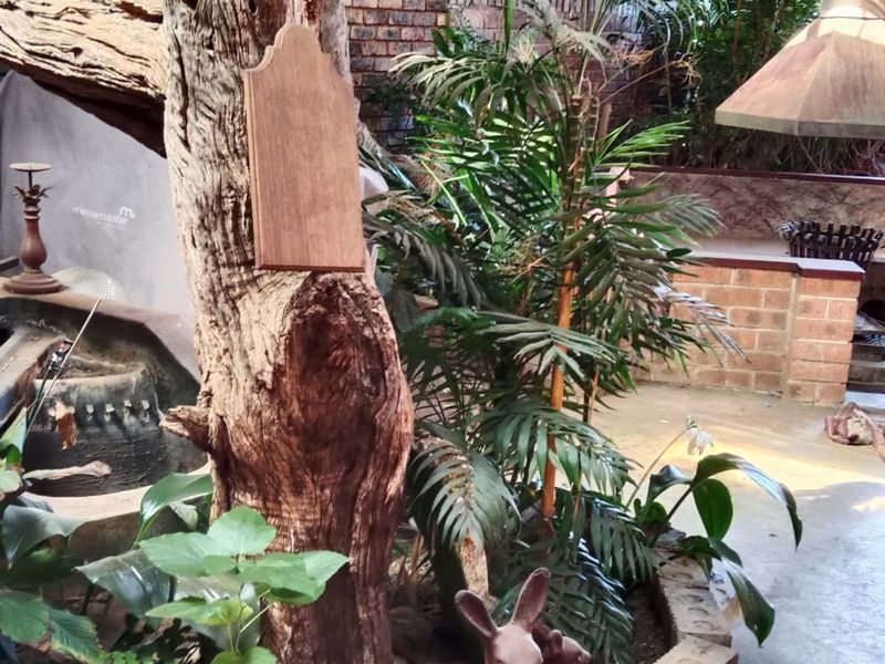 House For Sale in Mountain View - Photo 2