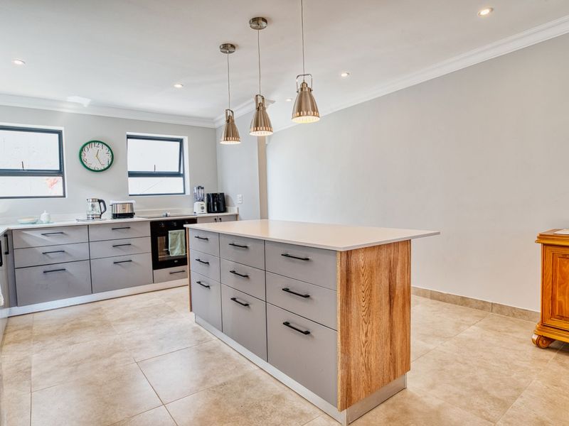 House For Sale in Outeniquasbosch - Photo 5