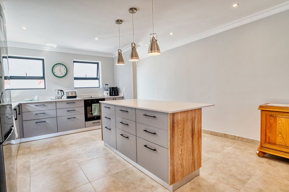 House For Sale in Outeniquasbosch - Photo 5