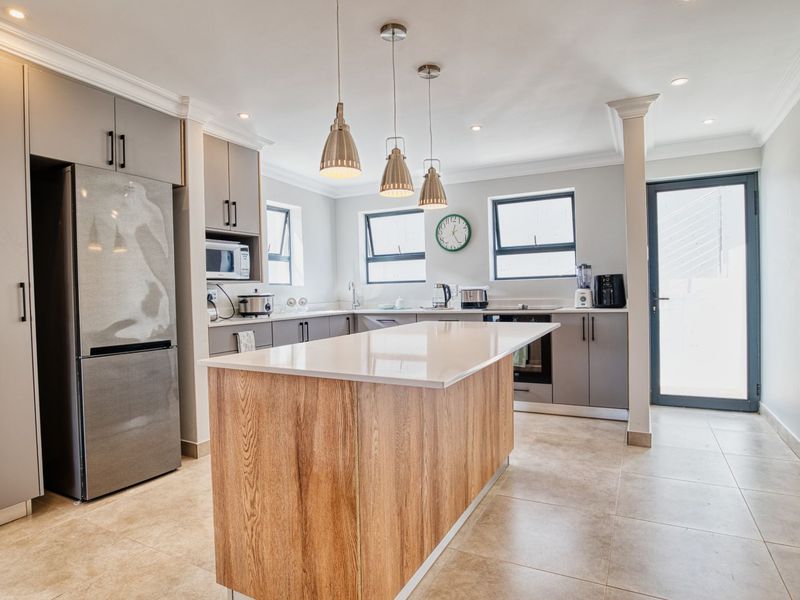 House For Sale in Outeniquasbosch - Photo 6