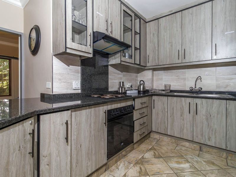 Apartment For Sale in St Lucia Central - Photo 3