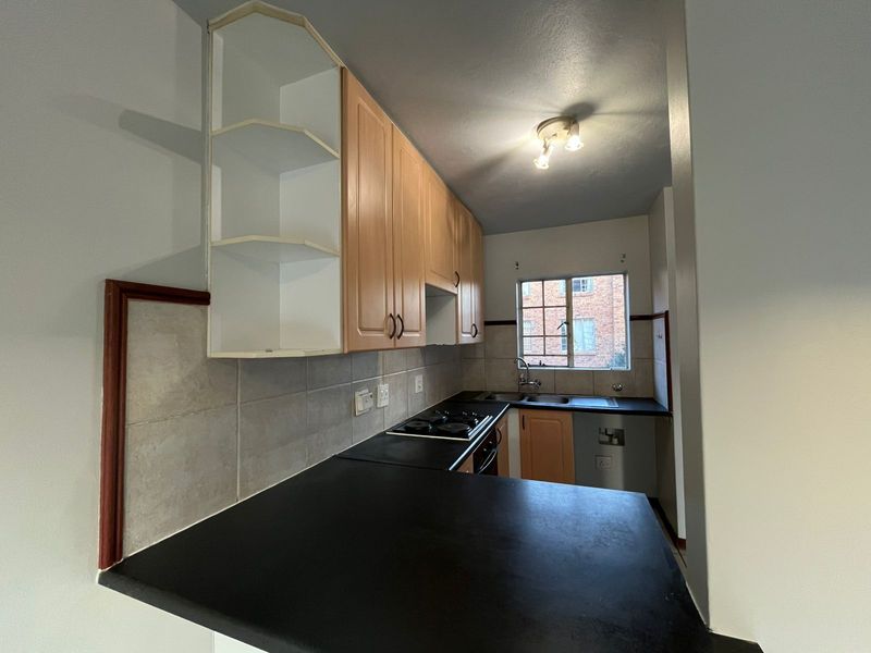 Apartment For Sale in Die Hoewes - Photo 5