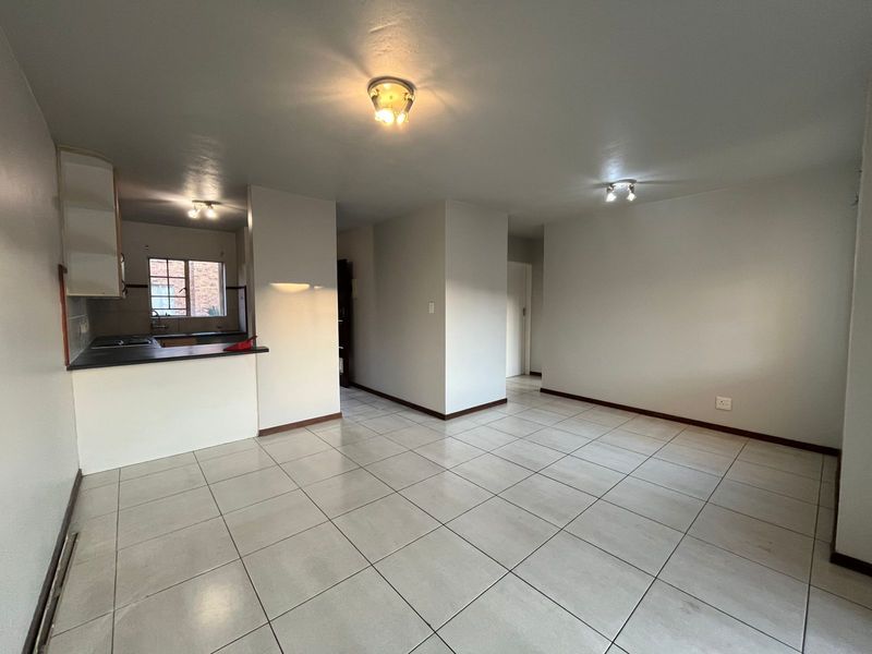 Apartment For Sale in Die Hoewes - Photo 2