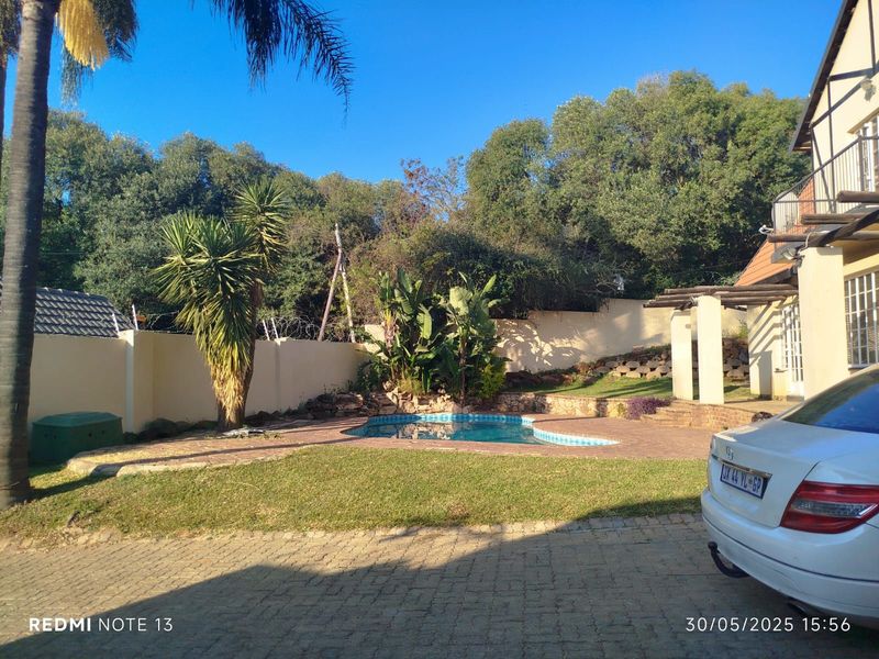 House For Sale in Northwold Gardens - Photo 2