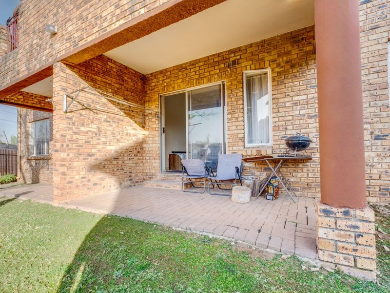 Apartment For Sale in Wilgeheuwel - Photo 3