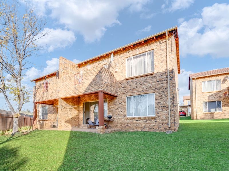 Apartment For Sale in Wilgeheuwel - Photo 2