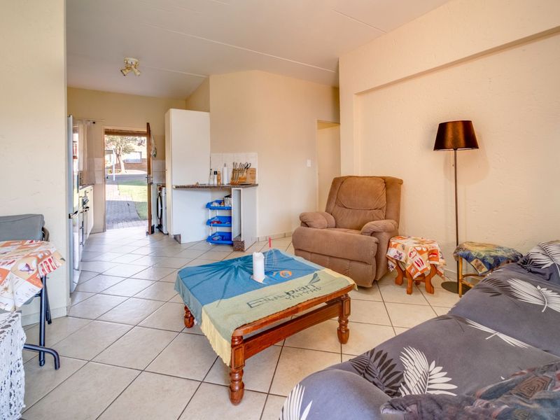 Apartment For Sale in Wilgeheuwel - Photo 9