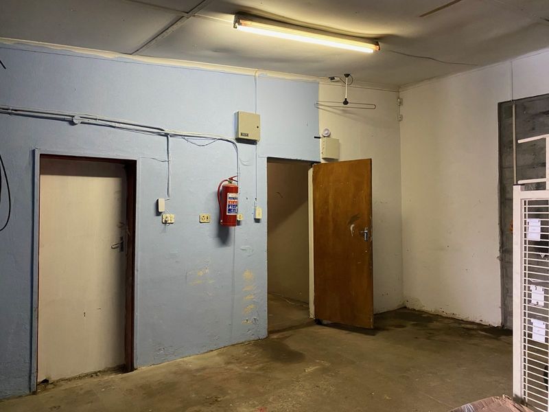 Commercial To Rent in Diep River - Photo 9