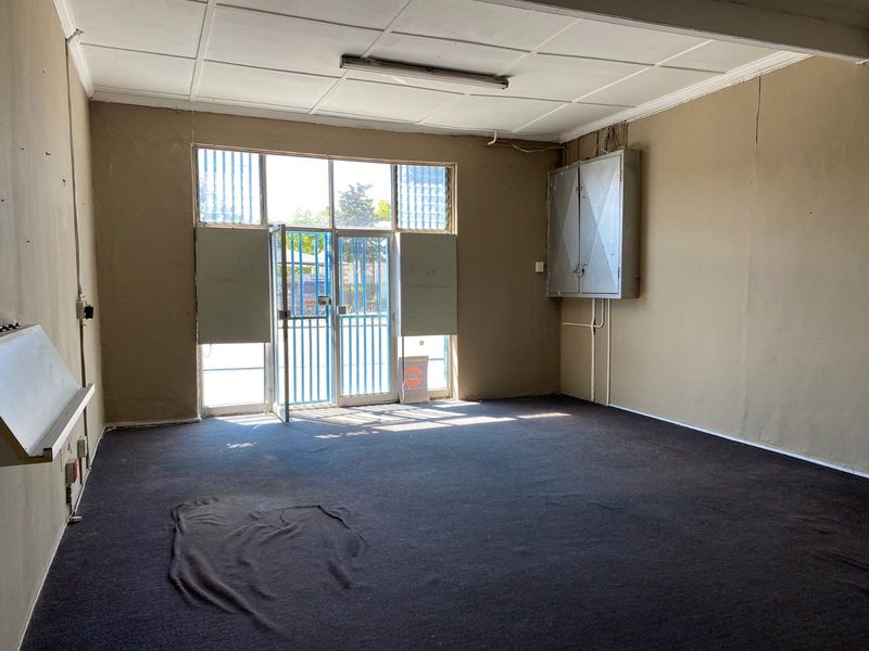 Commercial To Rent in Diep River - Photo 7