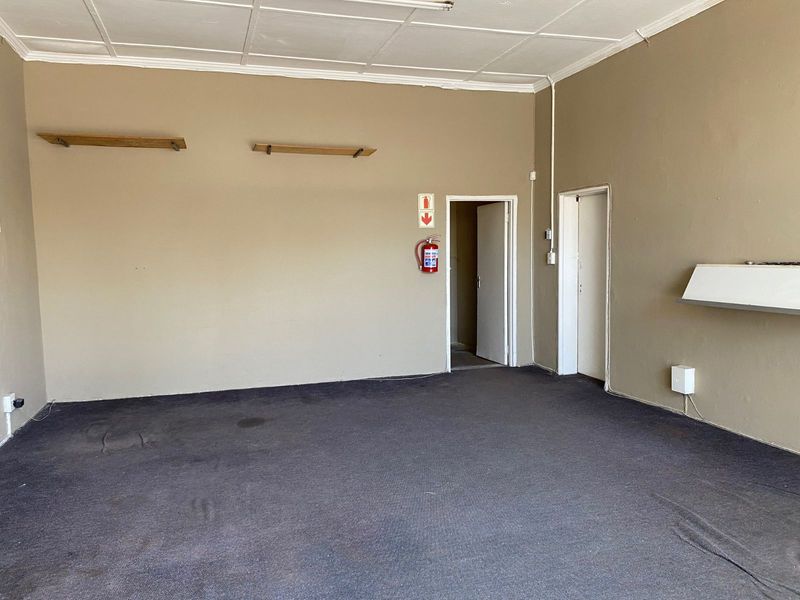 Commercial To Rent in Diep River - Photo 5