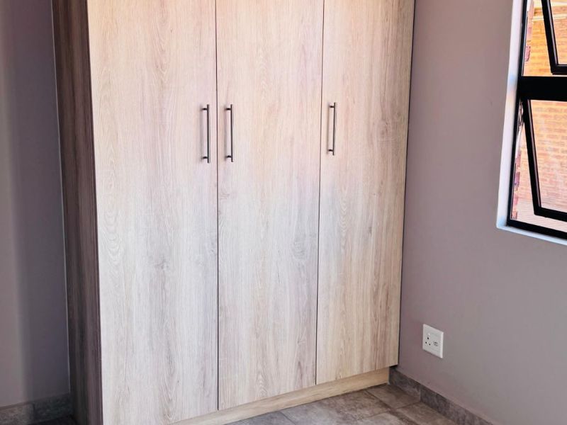 Townhouse For Sale in Jackaroo Park - Photo 9