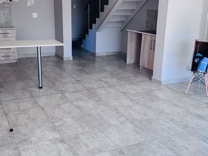 Townhouse For Sale in Jackaroo Park - Photo 4