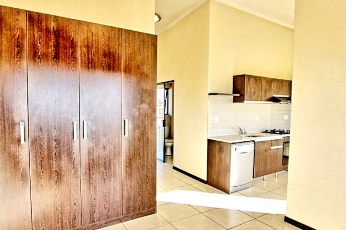 Apartment For Sale in Fourways - Photo 2