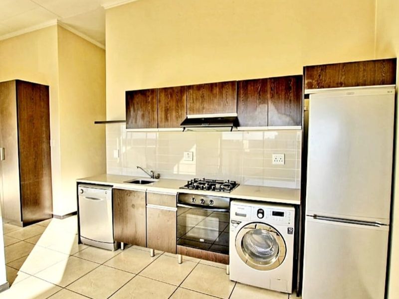 Apartment For Sale in Fourways - Photo 3