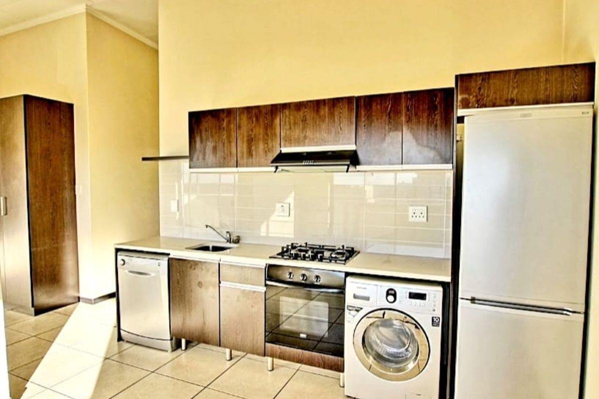 Apartment For Sale in Fourways - Photo 3