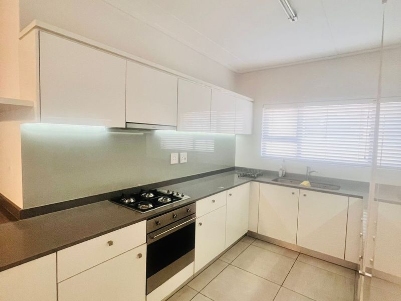 Apartment For Sale in Waterfall - Photo 4