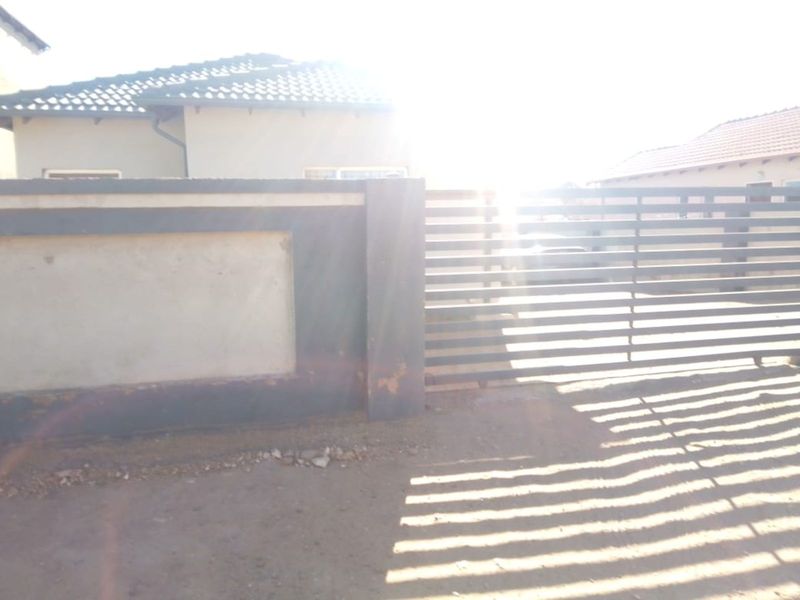 House For Sale in Southern Gateway - Photo 5