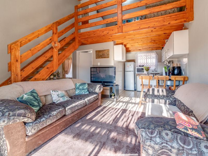 Townhouse For Sale in Weltevreden Park - Photo 8