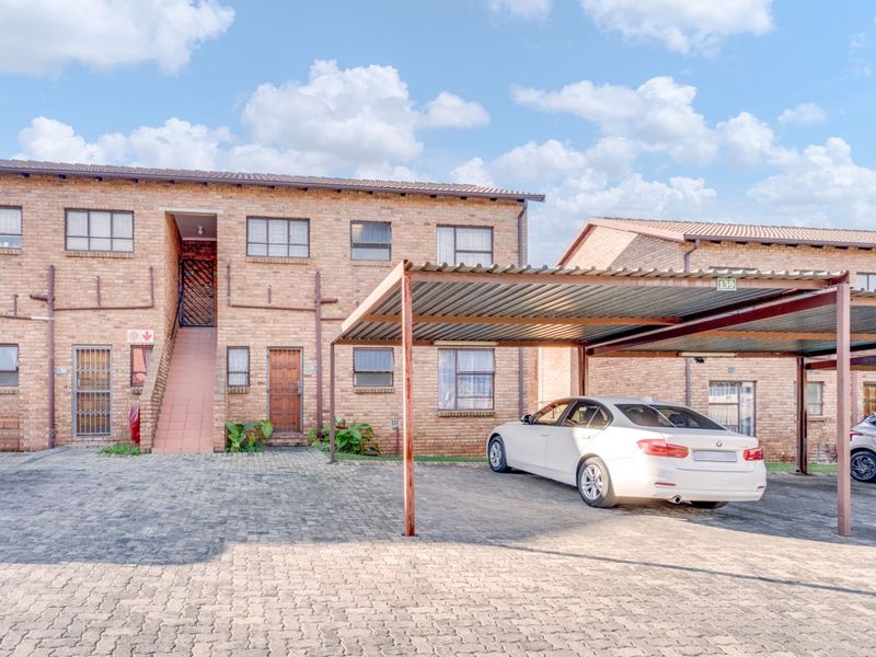 Apartment For Sale in Wilgeheuwel - Photo 5