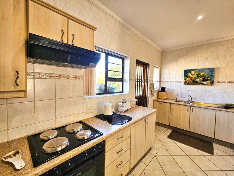 House For Sale in Heather Park - Photo 10