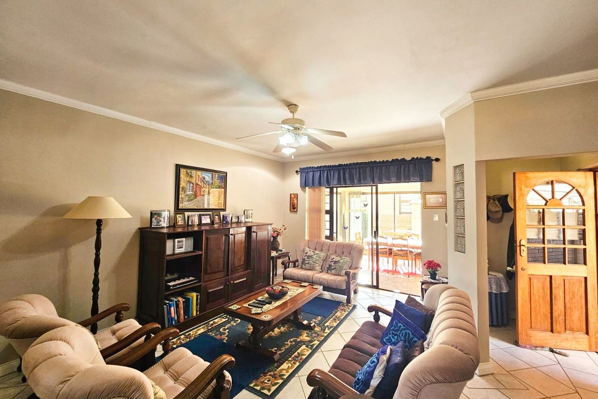 House For Sale in Heather Park - Photo 3