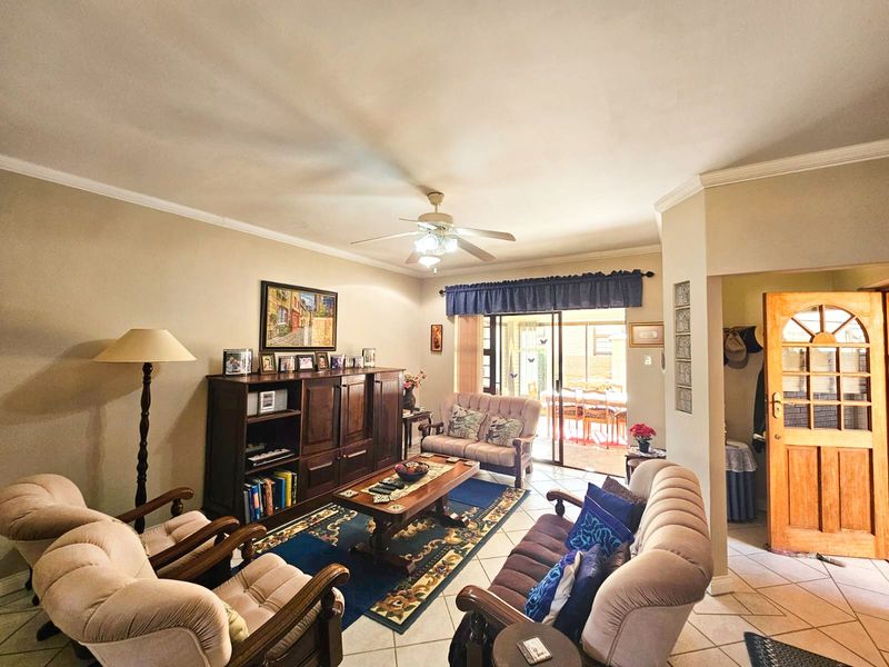 House For Sale in Heather Park - Photo 3