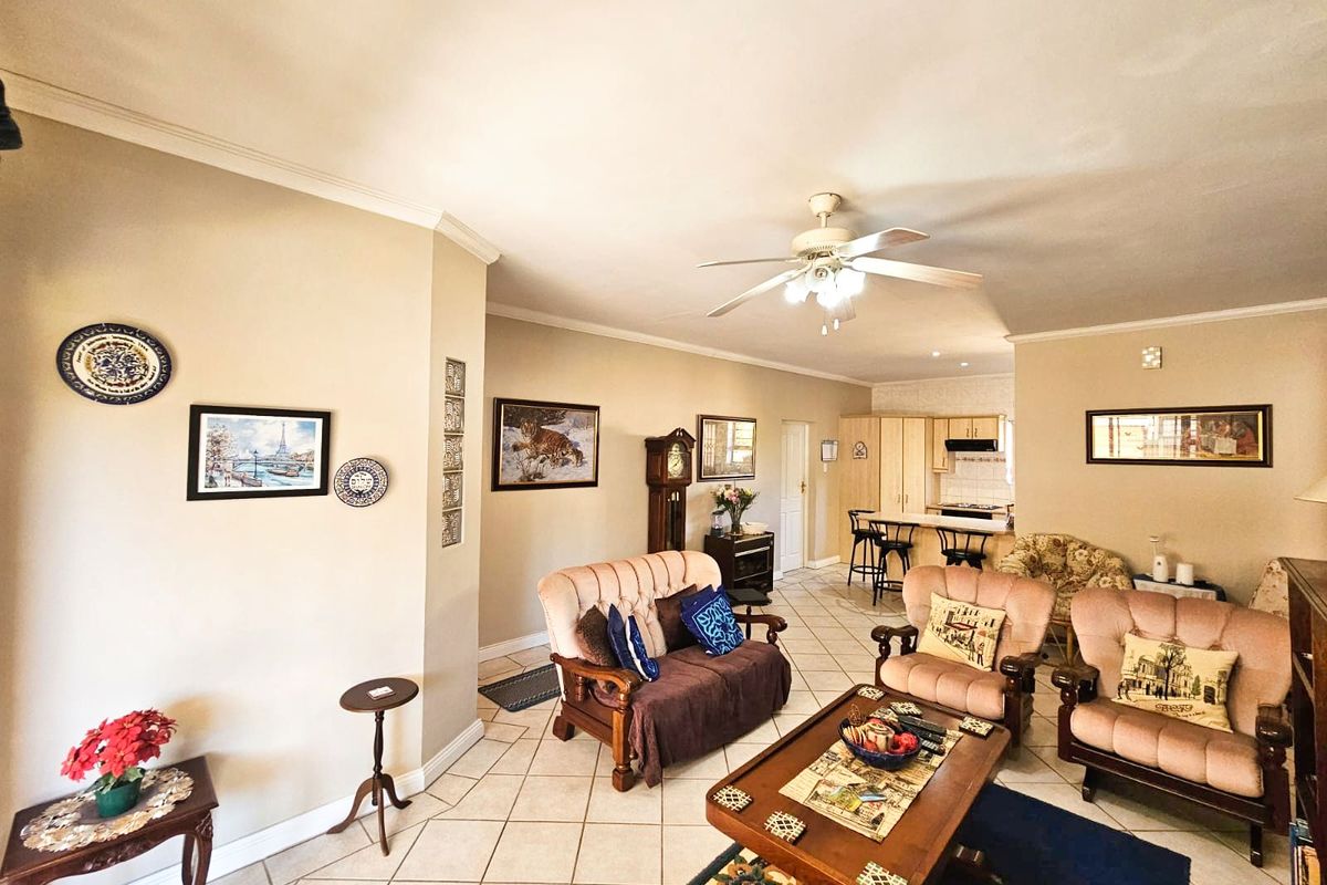 House For Sale in Heather Park - Photo 4