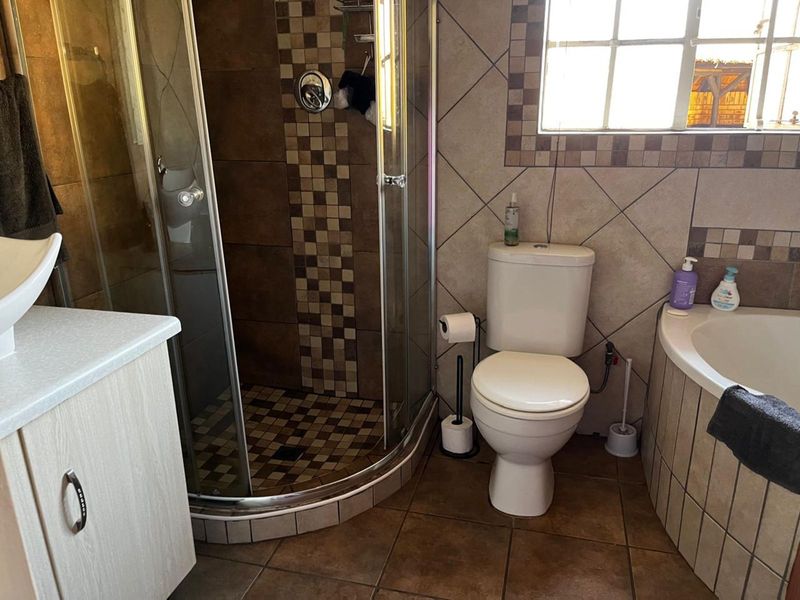 House For Sale in Bloemhof Central - Photo 7