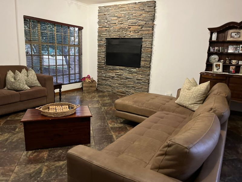 House For Sale in Bloemhof Central - Photo 5