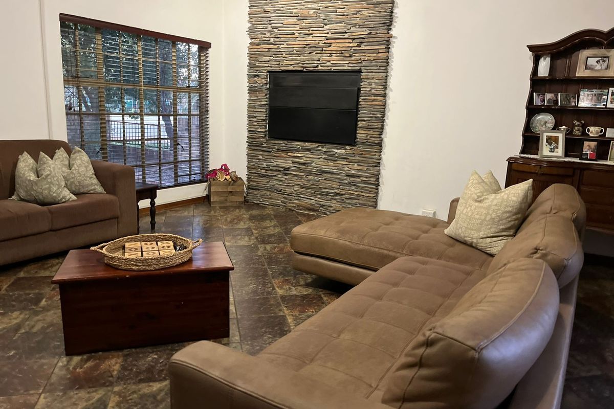 House For Sale in Bloemhof Central - Photo 5